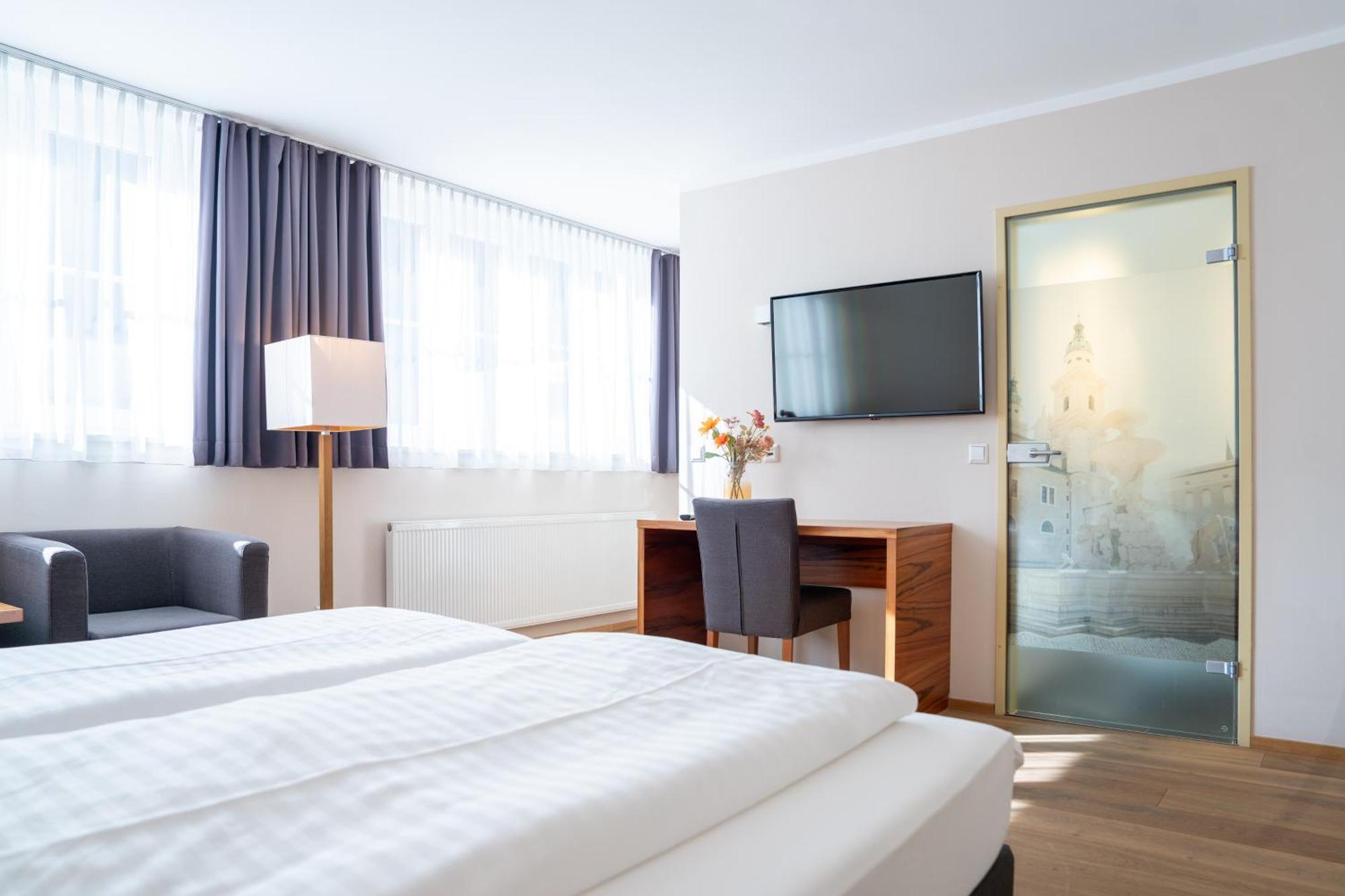 Das Jedermann Boutiquehotel Mit Stadtgarten Salzburg Ngoại thất bức ảnh